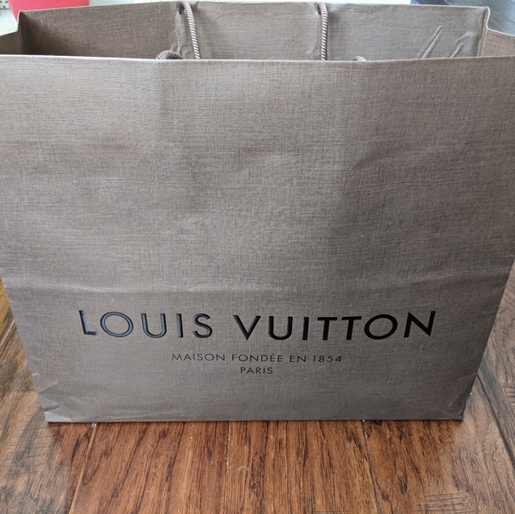 Louis Vuitton Gift Bag - Picture 1 of 2
